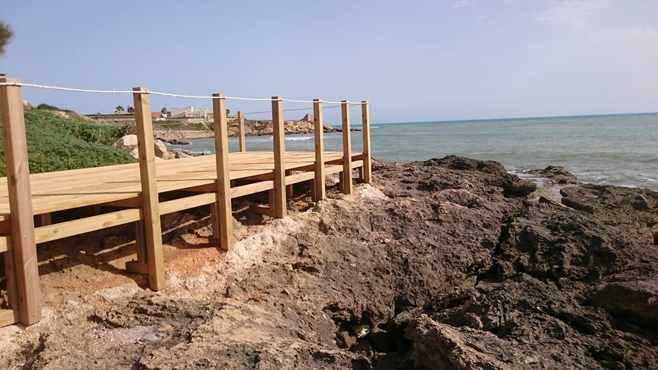  Una veranda in legno sulla scogliera di Torre di Mezzo: sopralluogo dei vigili