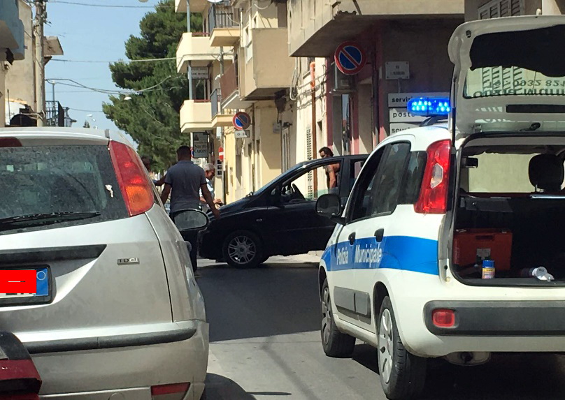  Incidente in via Matteotti: tamponamento fra due auto, nessun ferito