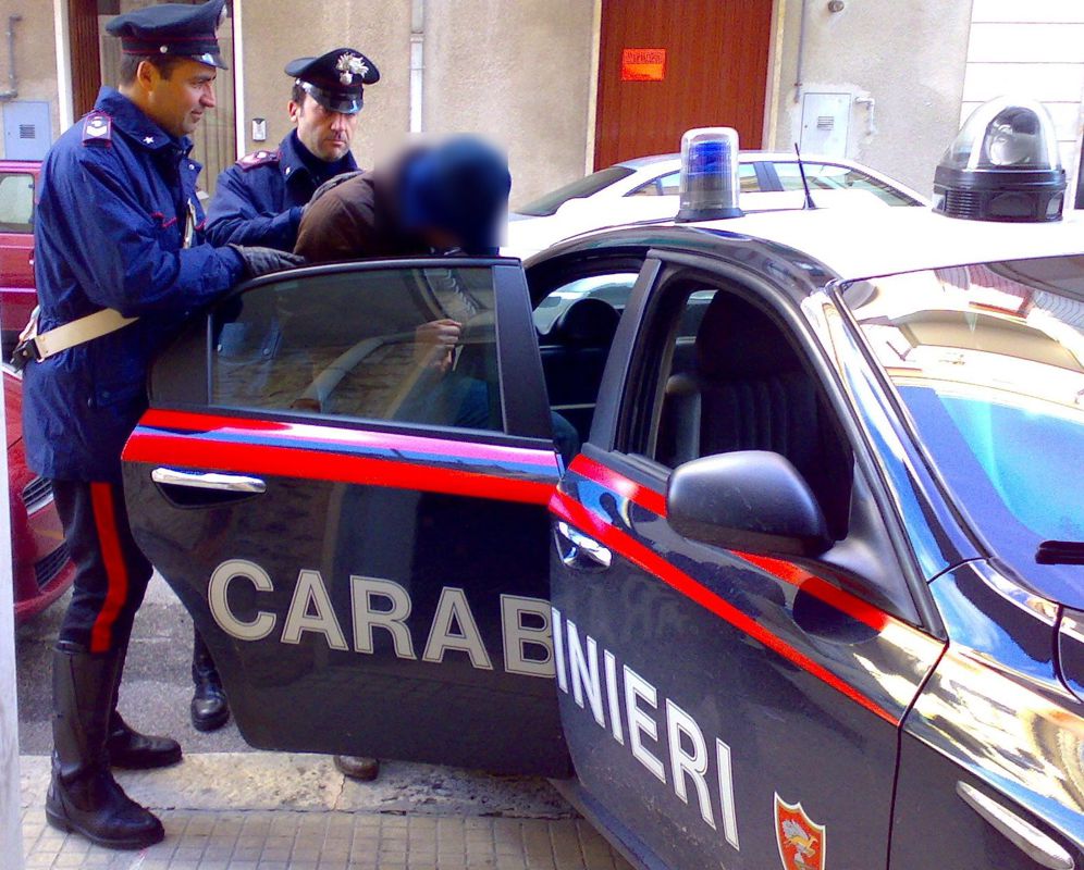  Smantellata rete di spacciatori, 5 arresti: 4 kg di hashish a Punta Secca