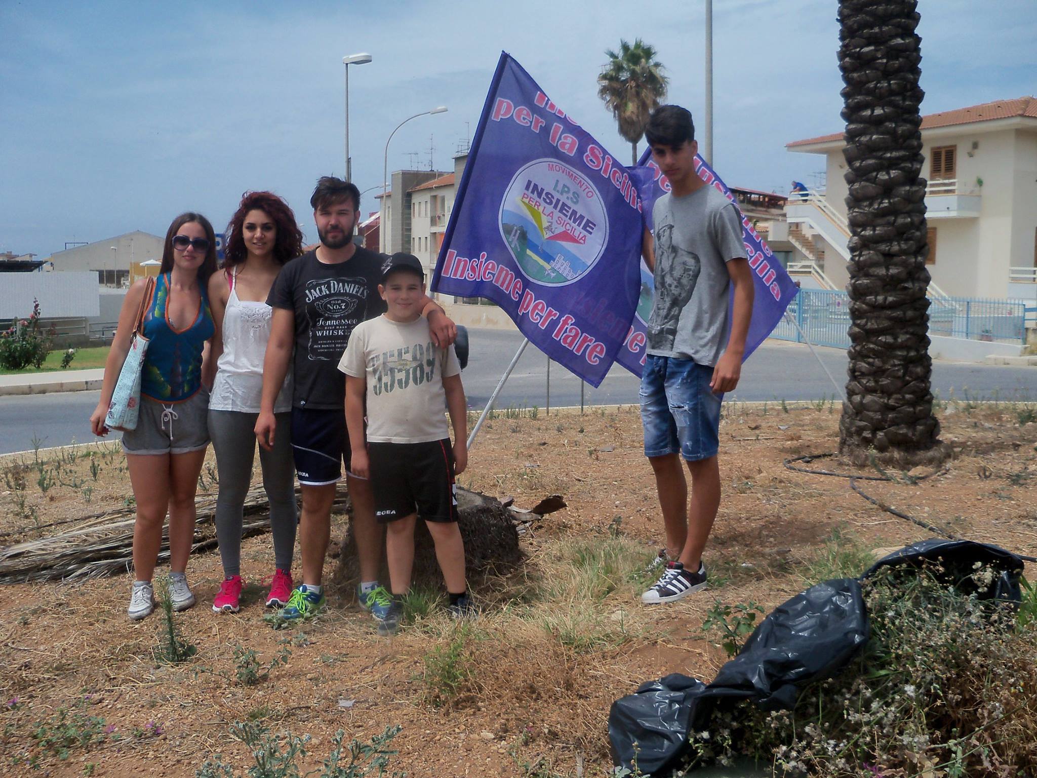  I giovani di “Insieme per la Sicilia” ripuliscono le aree verdi di Marina