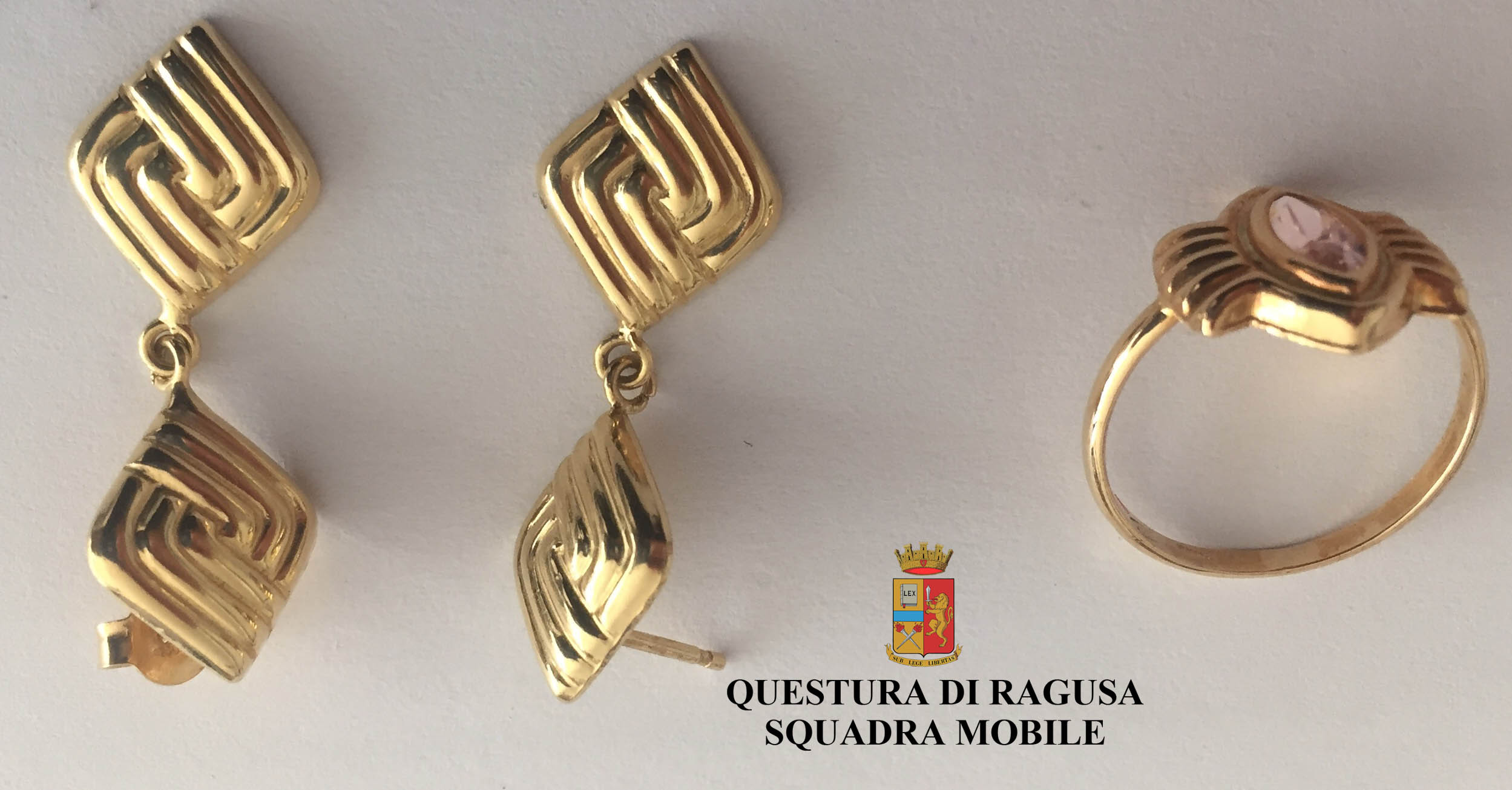  Ragusa – Droga e ricettazione in p.zza S.Giovanni, ritrovati un anello ed un paio di orecchini in oro