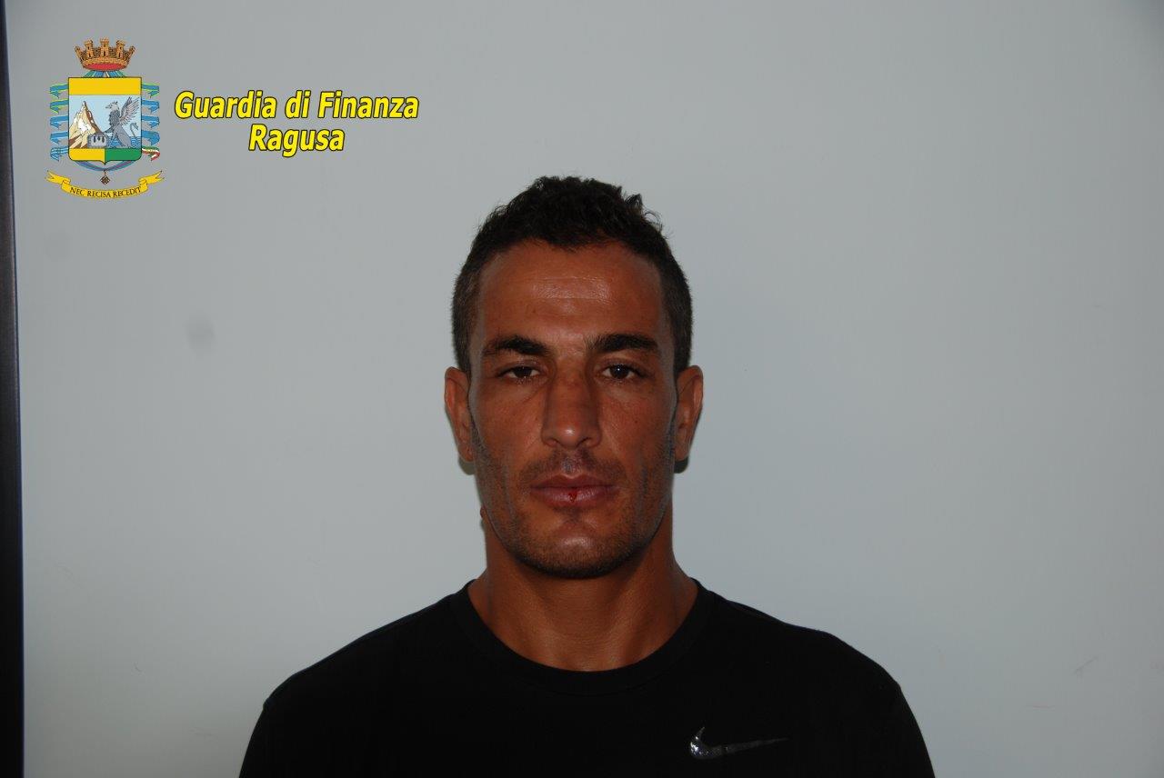 Spacciava hashish in via Caucana: arrestato un israeliano di 35 anni