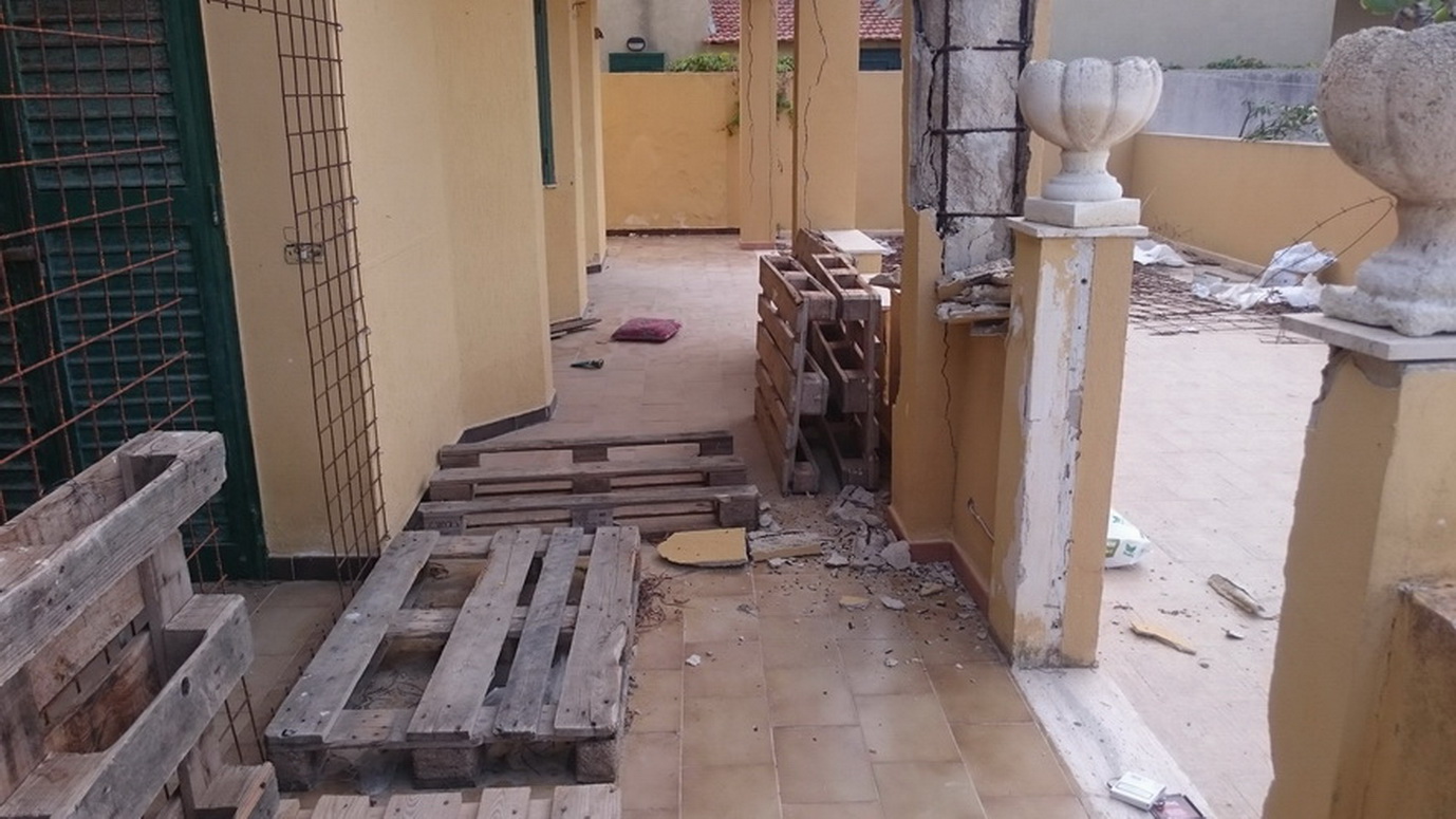  Vergogna a Punta Braccetto: villa confiscata alla mafia in stato di degrado