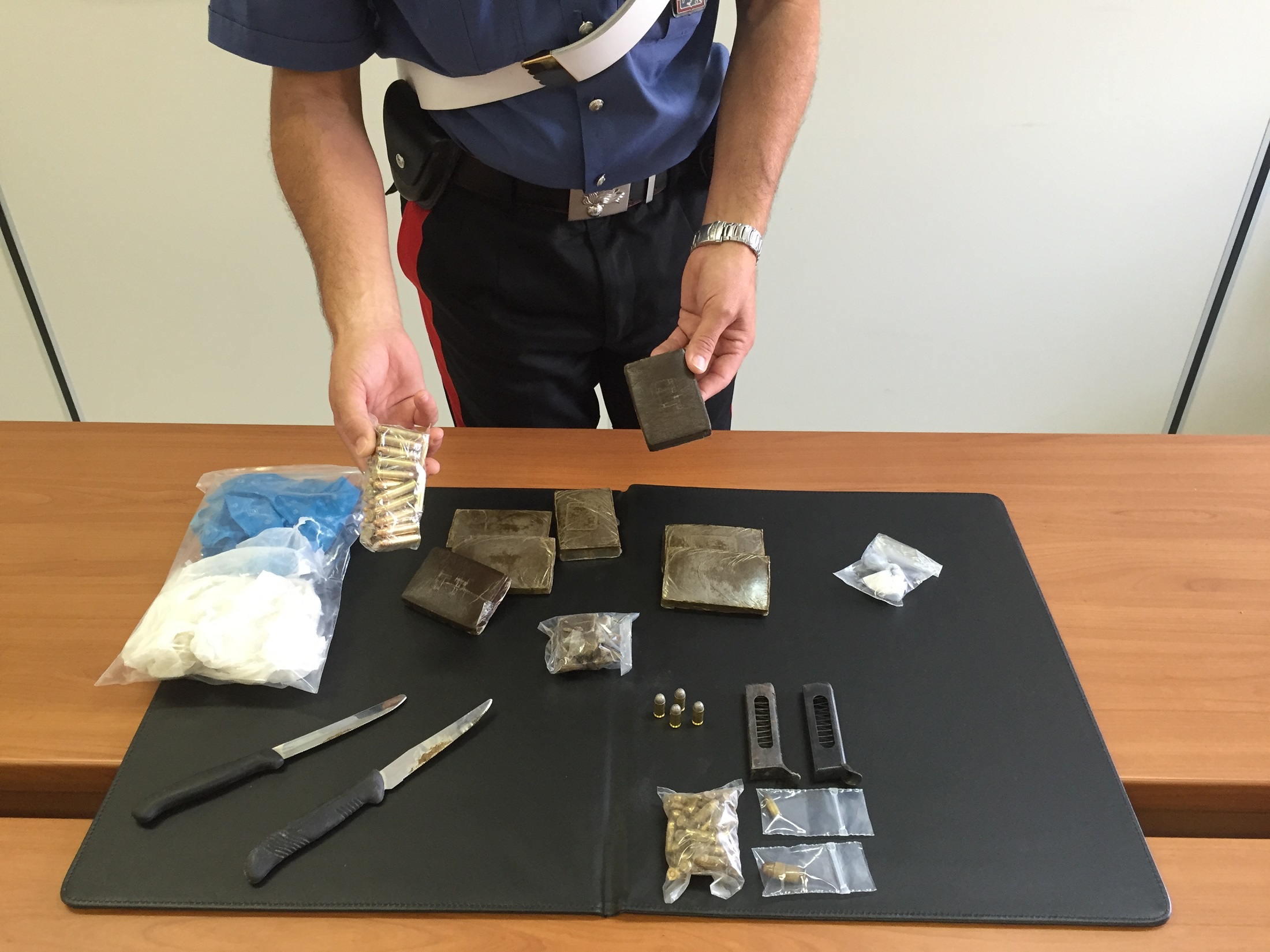  Modica – Blitz antidroga dei Carabinieri, sequestrati hashish e cocaina: arrestati due uomini