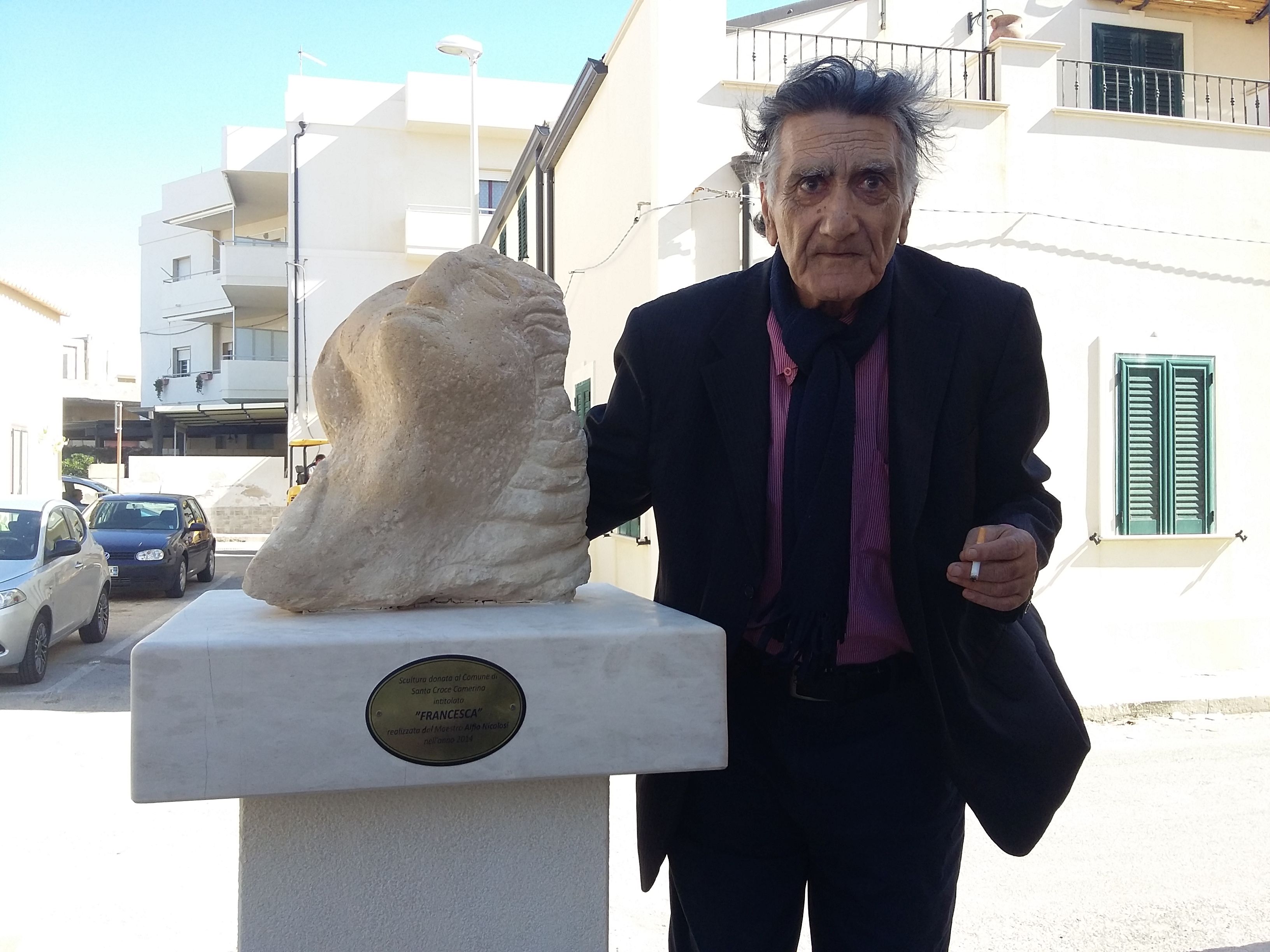  Svelata la statua di Punta Secca: è un omaggio del maestro Alfio Nicolosi
