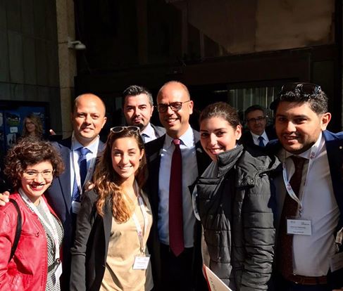  Agnello alla “Scuola per la Democrazia”: confronto con Alfano sulla sicurezza