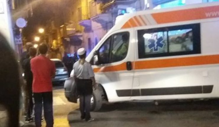  La polizia seda l’ennesima rissa fra stranieri: uno riesce a scappare