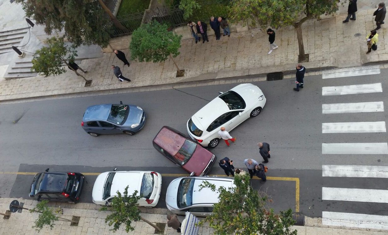  Ragusa – Sparatoria con inseguimento in Corso Italia, trovati cento chili di hashish in automobile