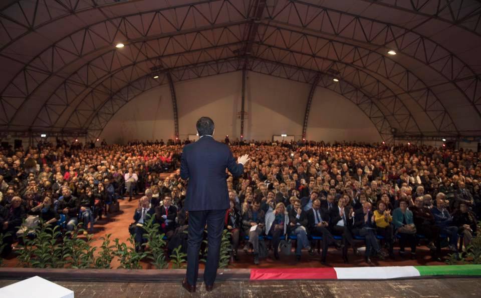  Ragusa, in duemila per Renzi al Teatro Tenda: “Sicilia voti sì e volti pagina”