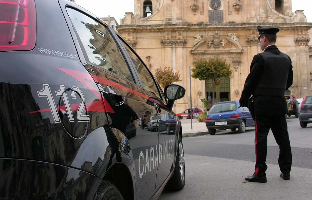  Ispica – Tenta di corrompere carabinieri con 50 euro: arrestato un rumeno