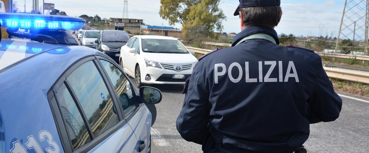  Ragusa – Sventato furto di 2000 kg di carne in una azienda, vigilante chiama polizia e i ladri fuggono nei campi