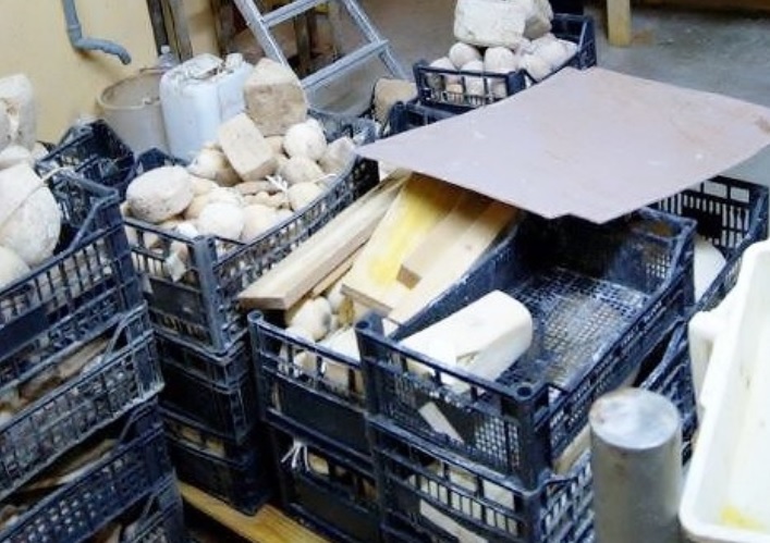   Ragusa – Ispezione in un’azienda zootecnica: sequestrati 73 quintali di prodotti caseari in stato di cattiva conservazione