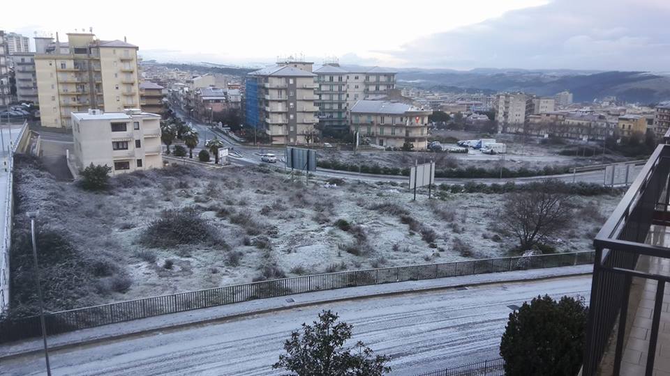  Ragusa – Ghiaccio sulle strade: il sindaco dispone la chiusura di tutte le scuole per la giornata di mercoledì