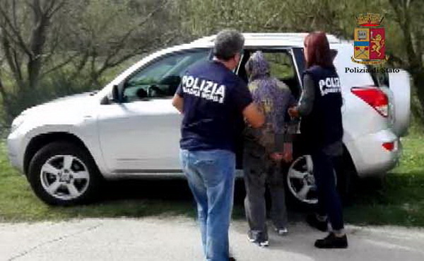  Ragusa, arrestato pedofilo: adescava bambini con ricariche e giri in motorino