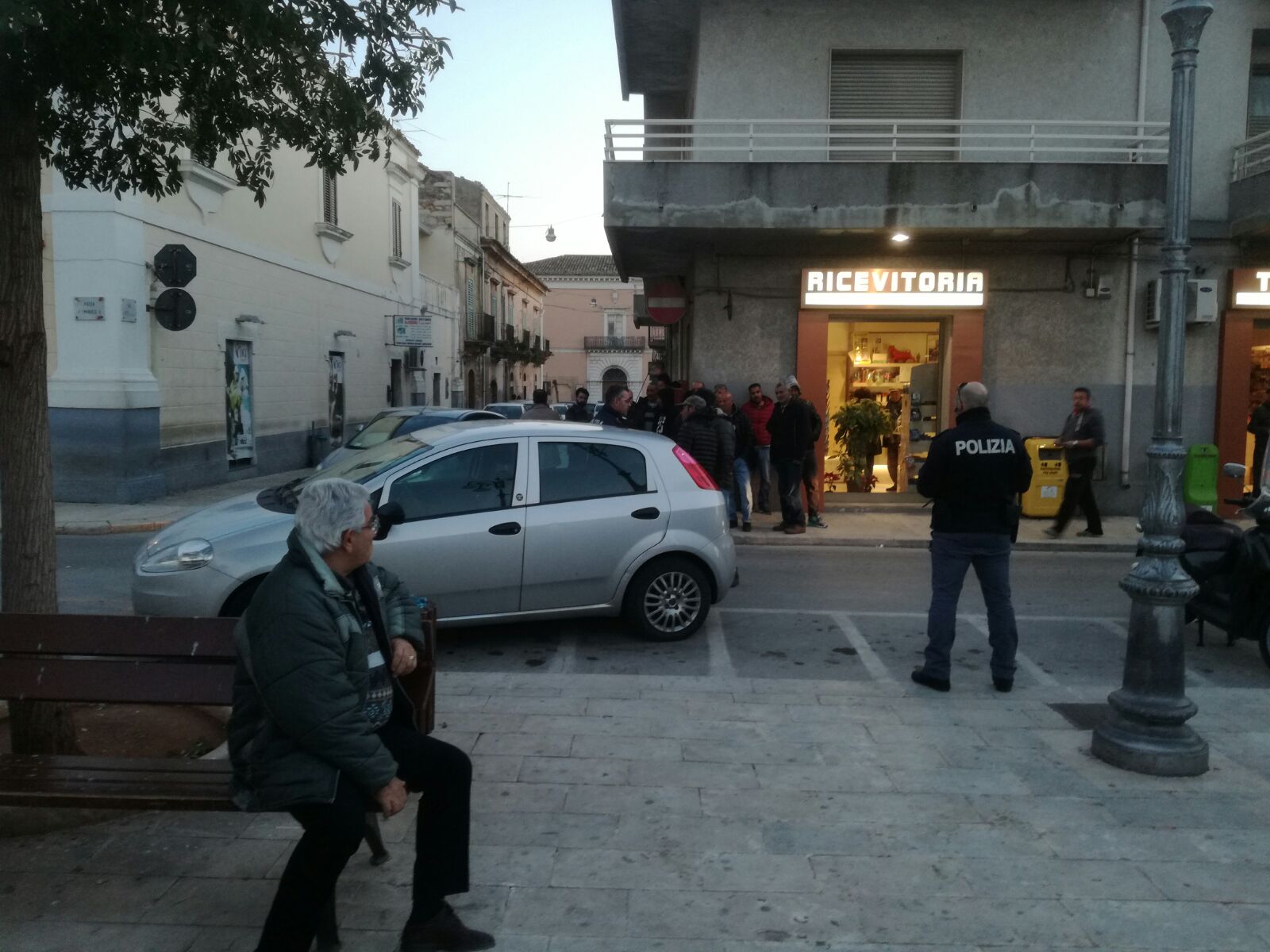  Controlli e perquisizioni: operazione interforze in piazza V.Emanuele e dintorni