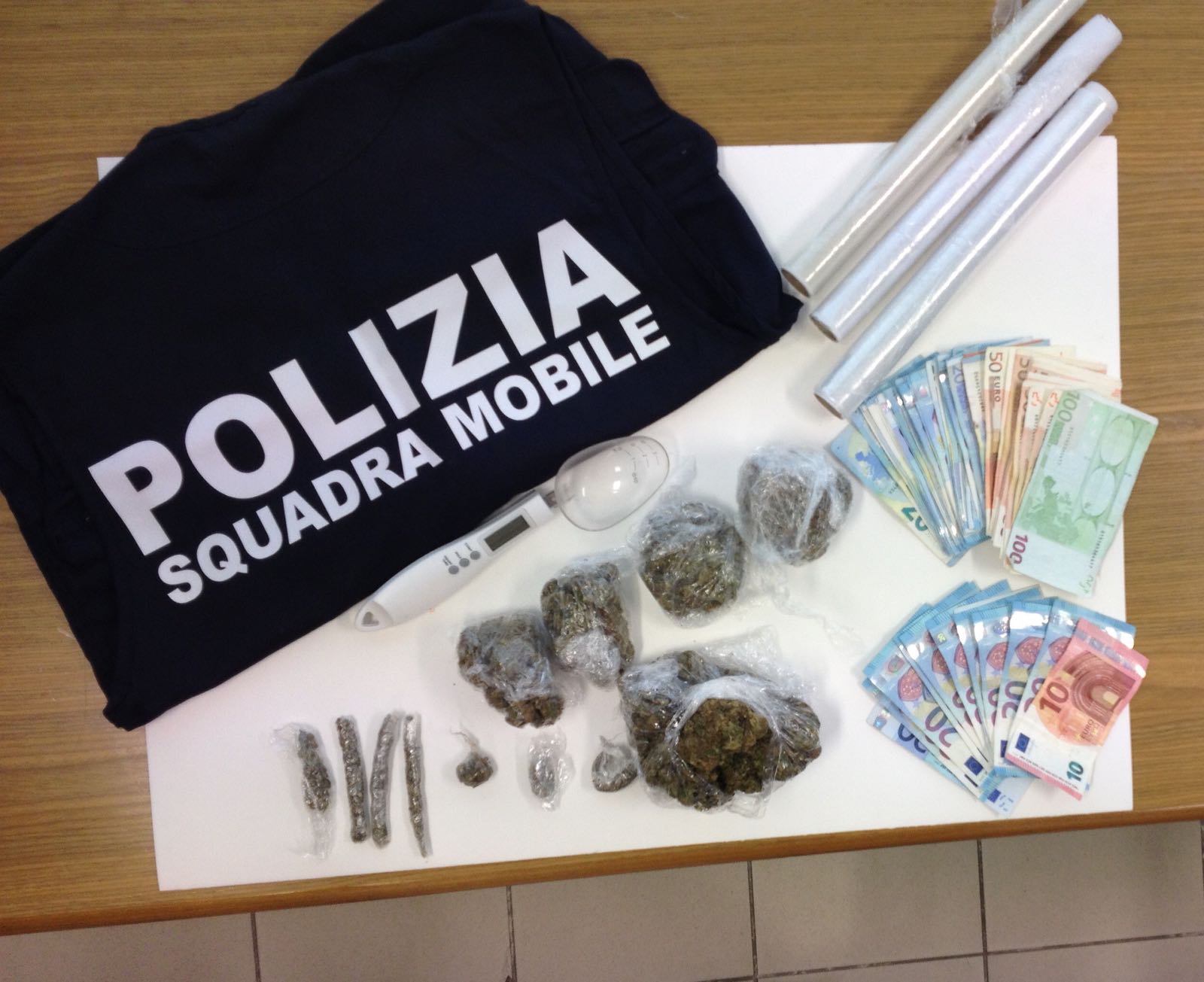  Operazione “Pusher”: 4 arresti per spaccio, sequestrati soldi e droga