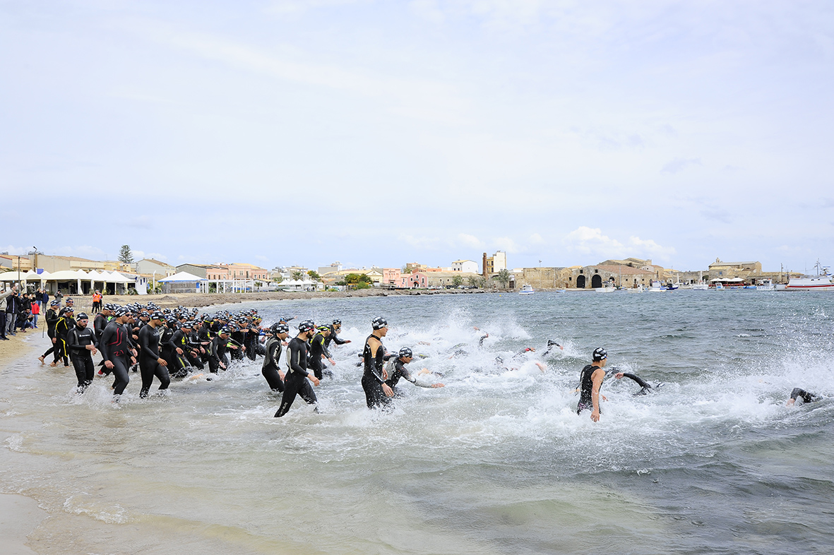  Triathlon, domenica è il grande giorno: alle 8 scatta il TrinacriaHalf a P.Secca