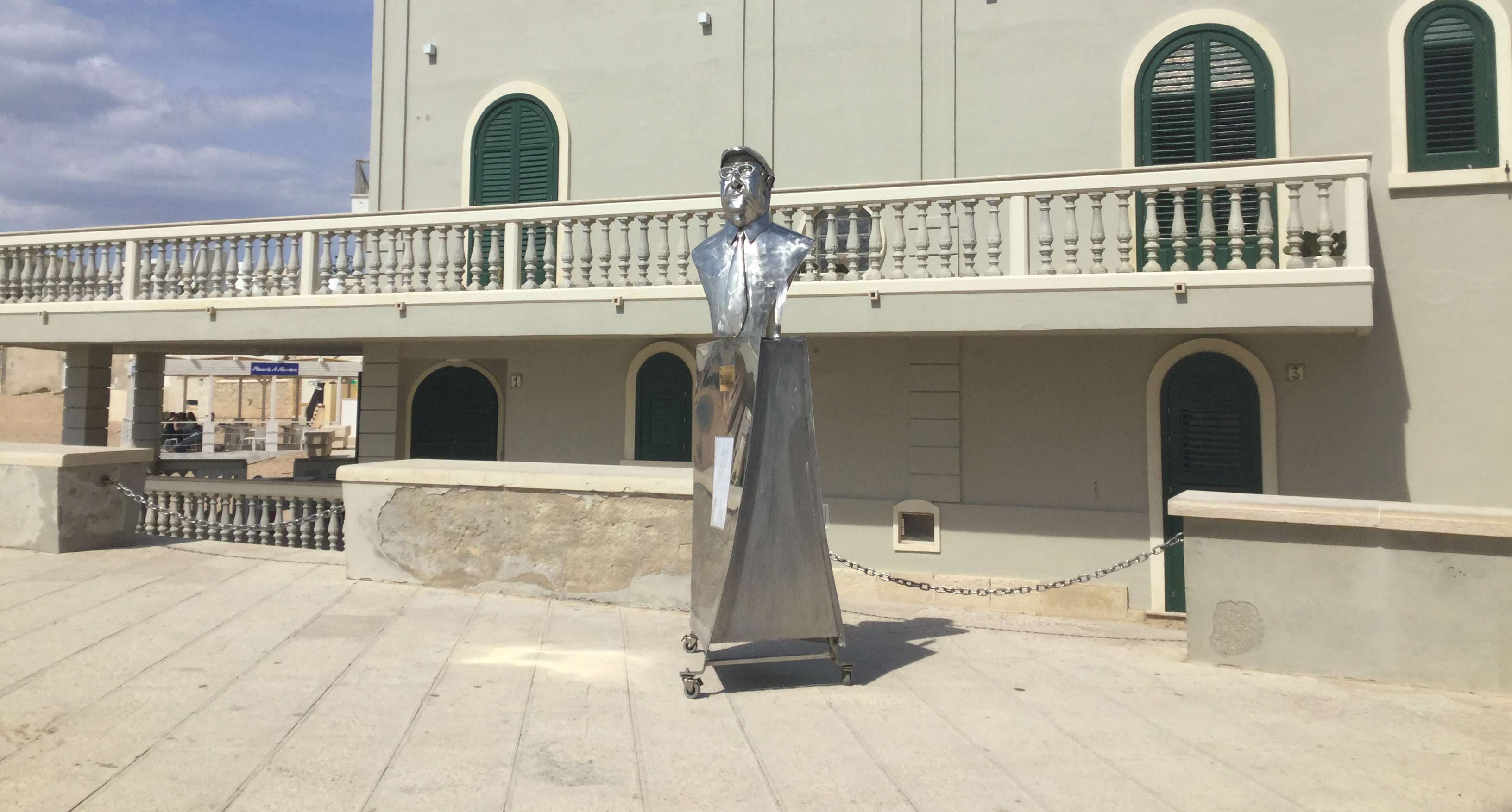  La statua finisce in procura: “Quella porzione di piazza Torre è del demanio”