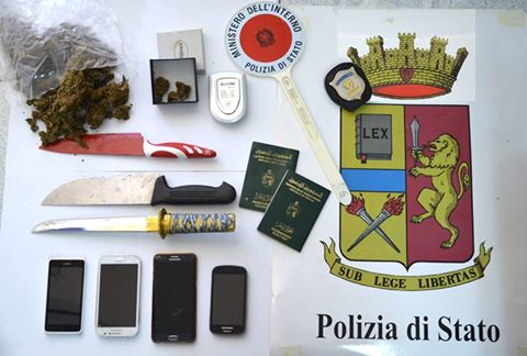  Modica, droga e coltelli in casa: arrestati tre stranieri per furto e spaccio