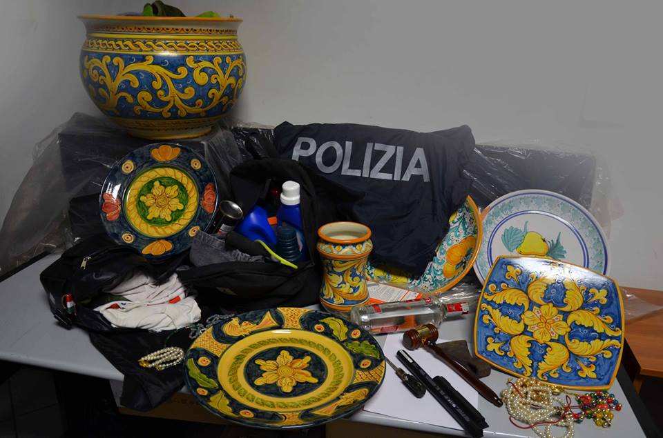  Scoglitti, ladri con un debole per le ceramiche di Caltagirone: due arresti