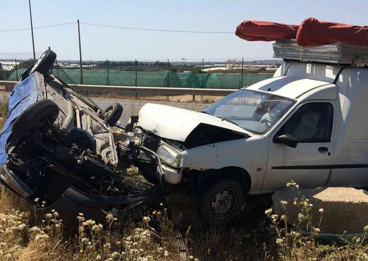  Scontro fra un’auto e un furgone sulla Comiso-S.Croce: tutti illesi LE FOTO