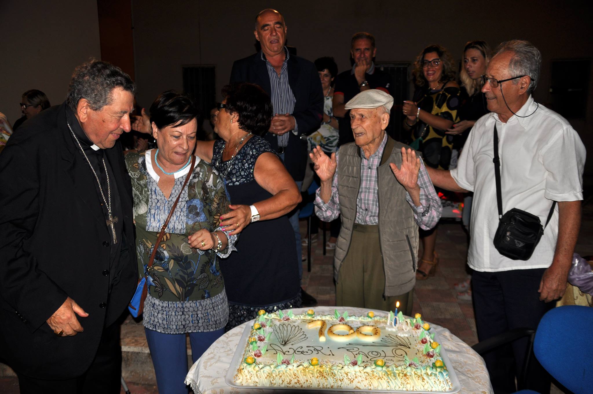  Paolo Giavatto compie 100 anni: festa con mons. Ferraro al centro diurno