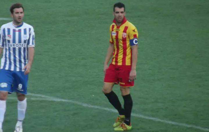 Calcio, il Santa Croce blinda la difesa: arriva il 36enne Antonio Famà