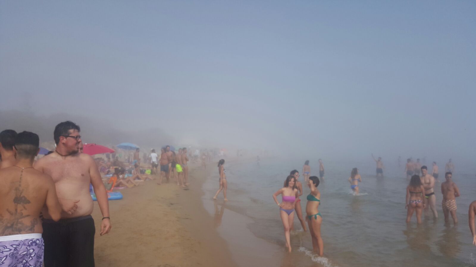 Nebbia in Val Padana? No, “lupa” a Punta Secca… che cambia volto così FOTO