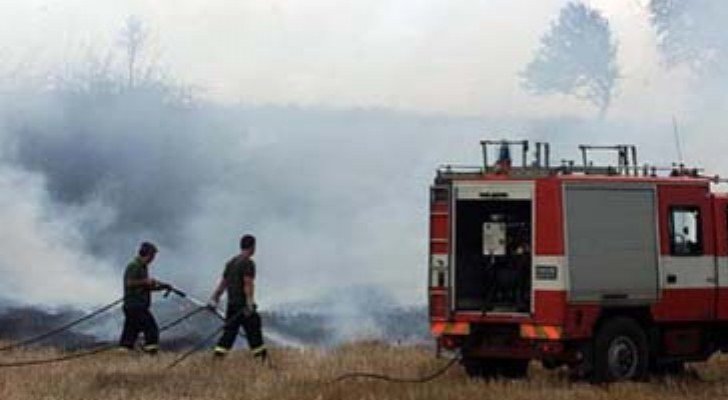  Brucia il territorio ibleo: fiamme sulla Vittoria-S.Croce, canadair in azione