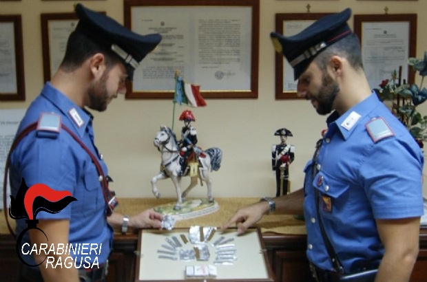  Trenta grammi di hashish suddivisi in stecche: arrestato 32enne a Santa Croce