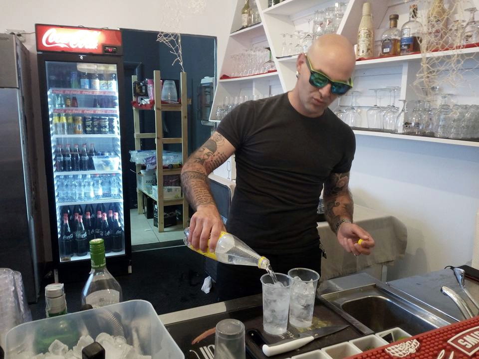  Santa Croce piange Nico: il barman con il sorriso ci lascia ad appena 33 anni