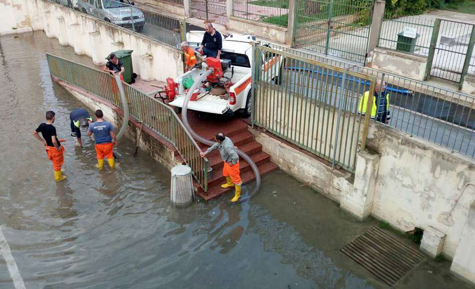  Asfalto sollevato, strade inagibili e rotatorie allagate: FOTO post maltempo