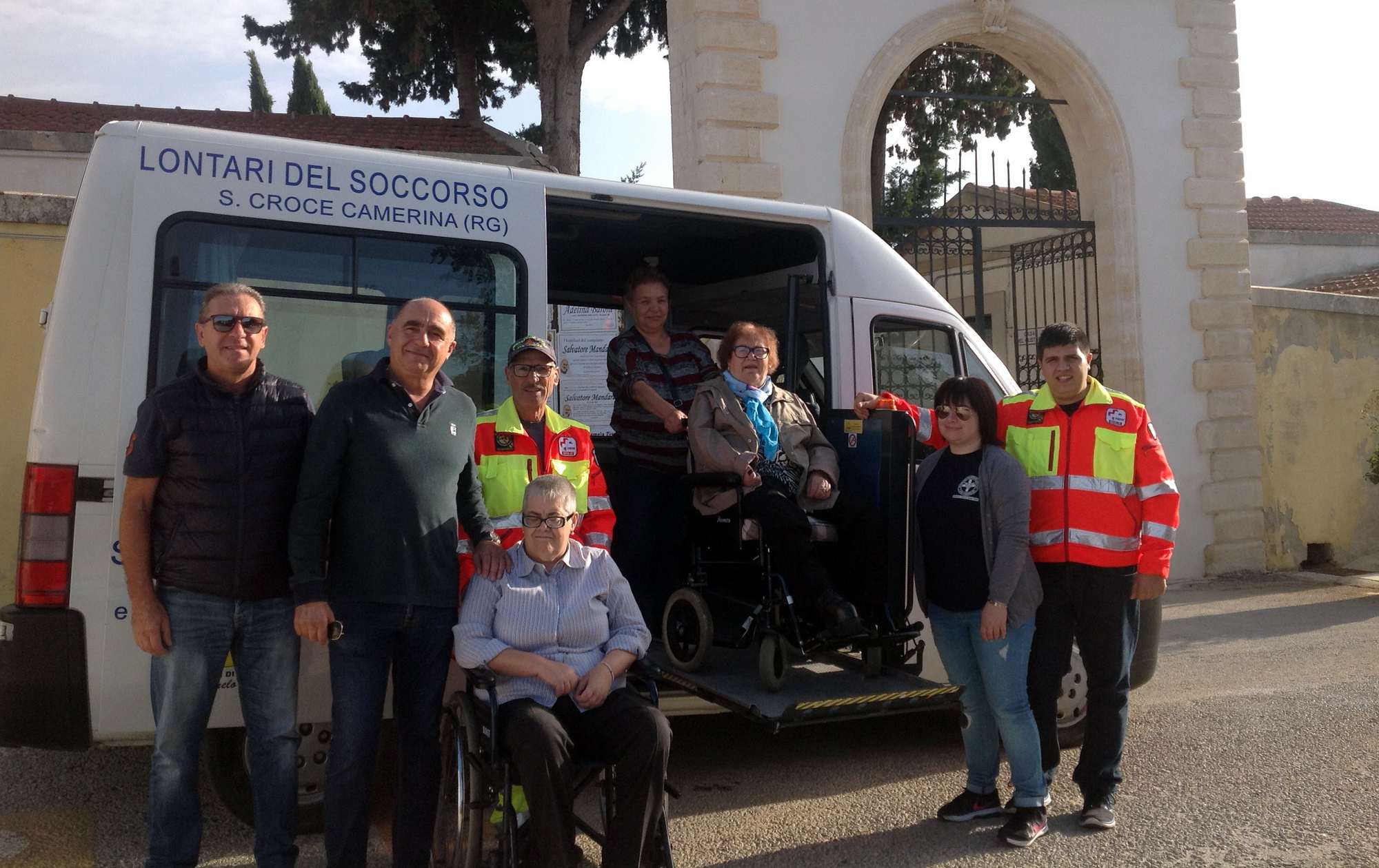  Trasporto gratuito per anziani e diversamente abili: al cimitero con l’AVS