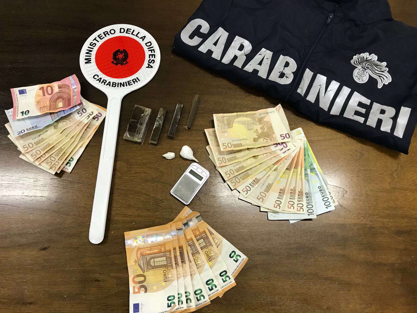  Modica – Droga nell’uovo di Pasqua: arrestato un tunisino di 27 anni