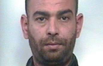  Vittoria – Vende droga in pieno centro: arrestato pusher algerino