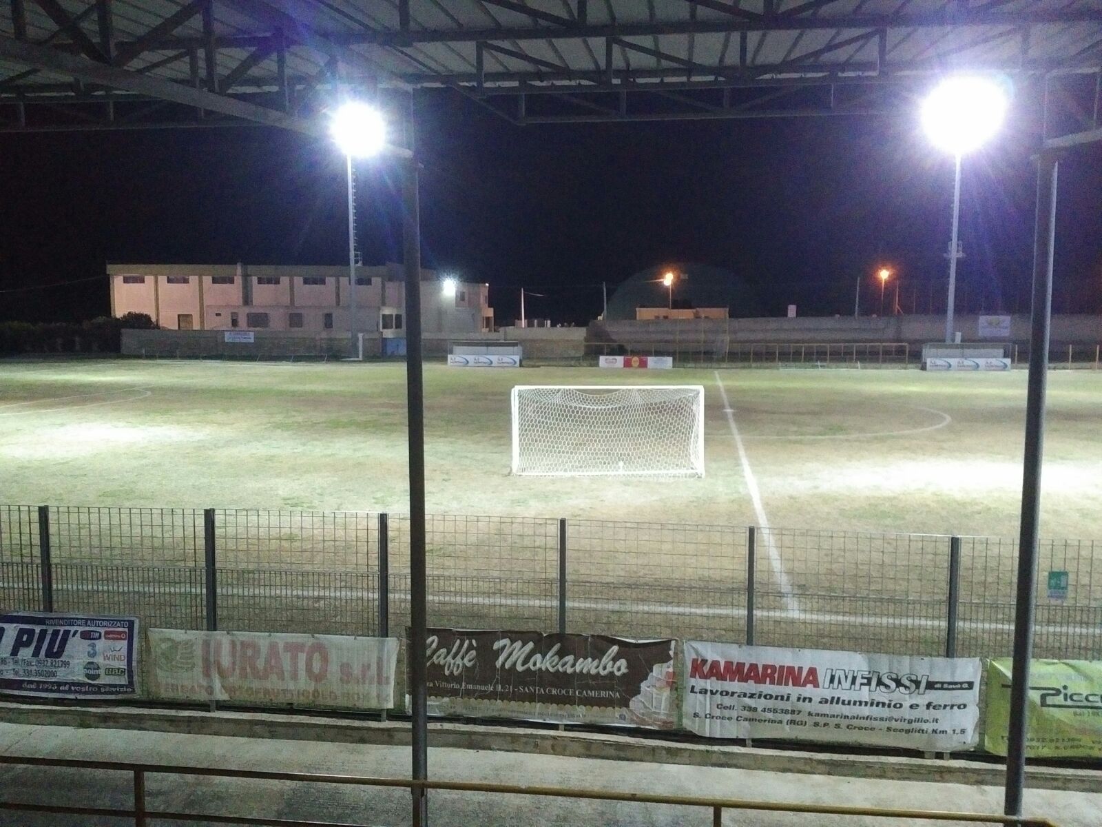  Allo stadio Kennedy torna la luce: ripristinato l’impianto di illuminazione