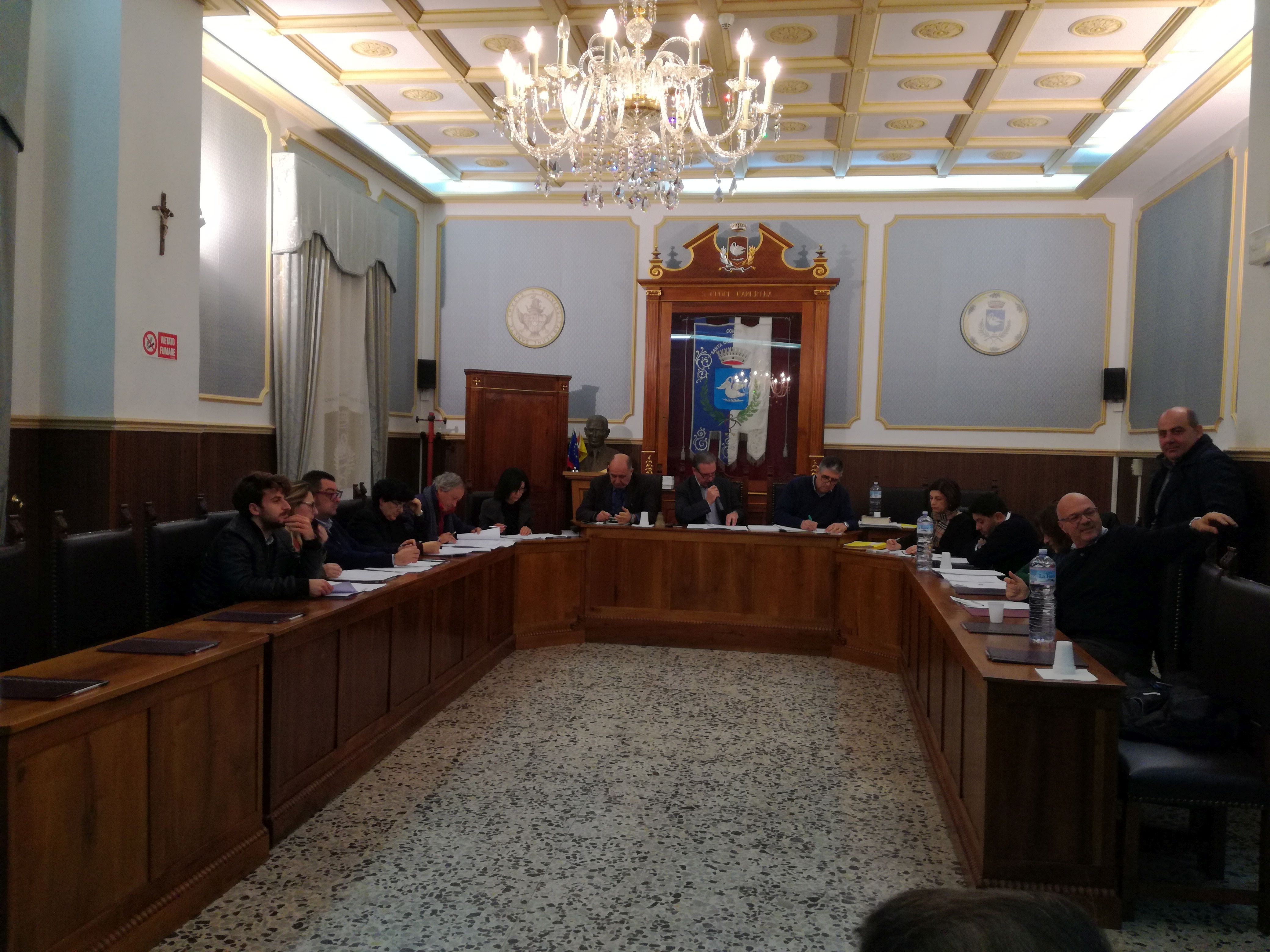 Consiglio, fila (quasi) tutto liscio. Sicurezza: proposta nuova caserma
