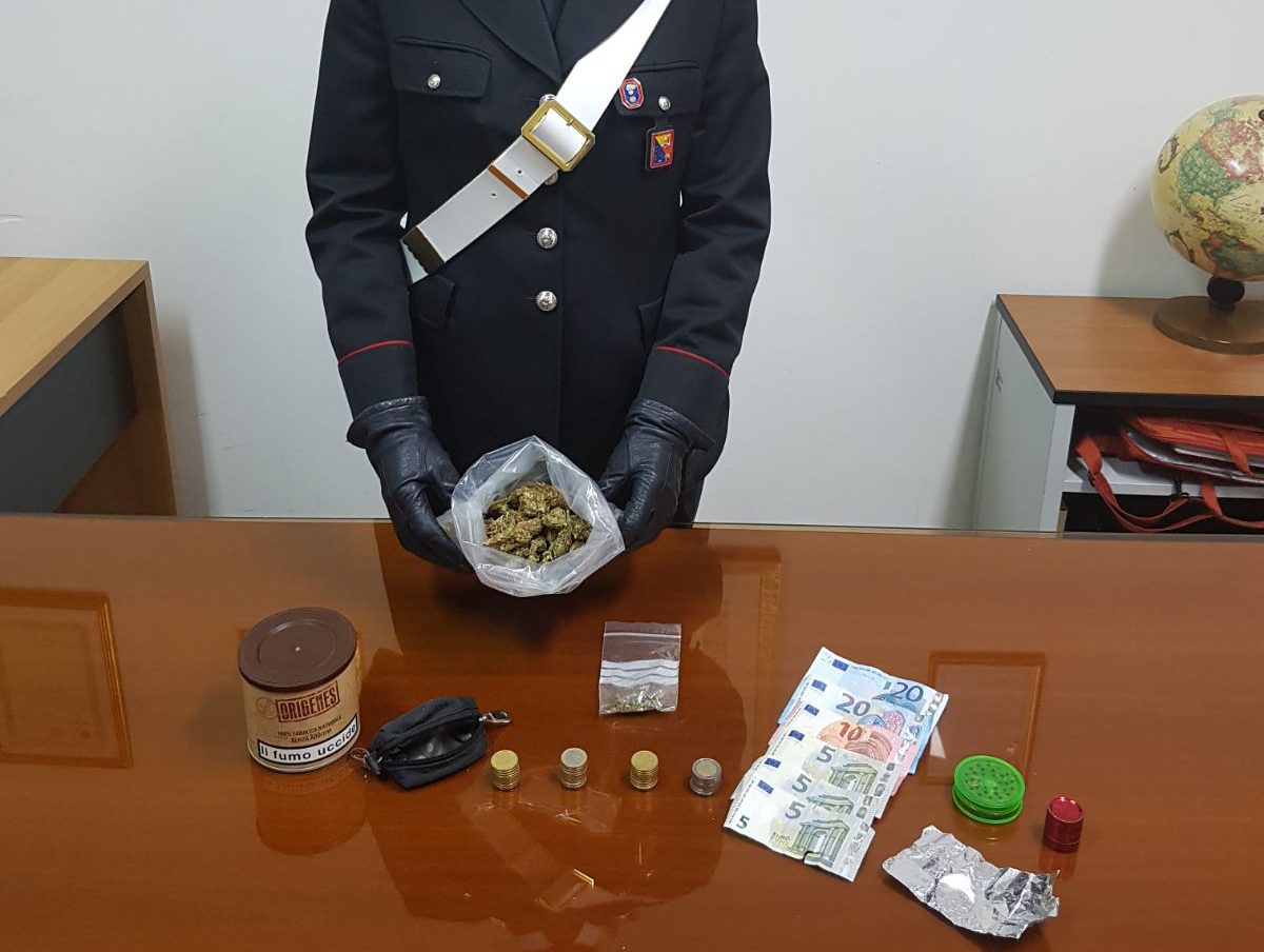  Pozzallo – Cedevano droga ai minorenni: scattano due arresti dei Carabinieri