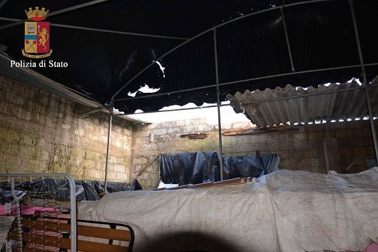 Ragusa – Fa un foro sul tetto e ruba grossa tv: arrestato il ladro “acrobata”