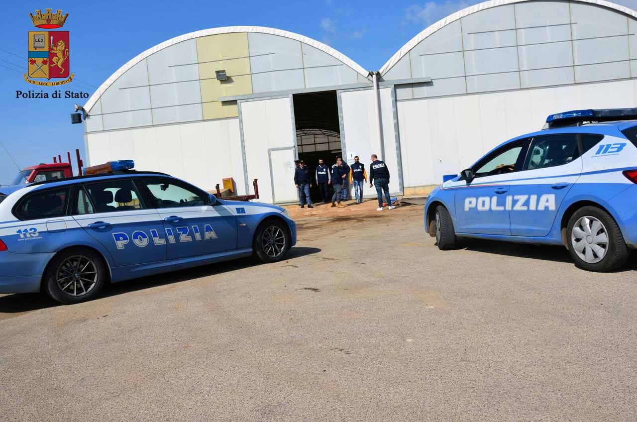  Caporalato, denunciati due datori a Vittoria per sfruttamento del lavoro