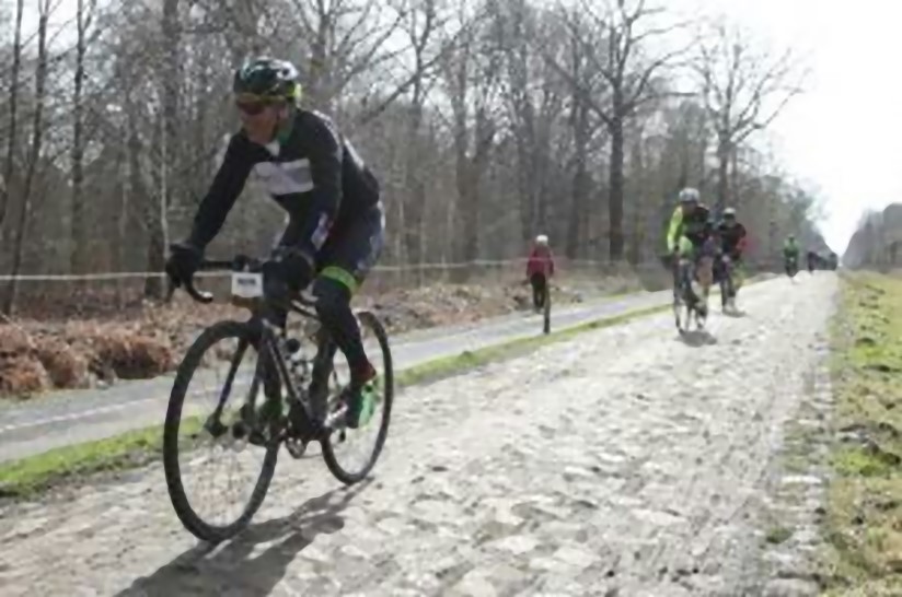  Pacetto nella foresta di Arenberg: anche Santa Croce alla Parigi-Roubaix