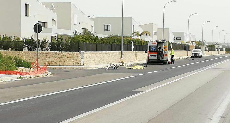  Auto tampona un ciclista sulla Marina-Donnalucata: perde la vita 71enne