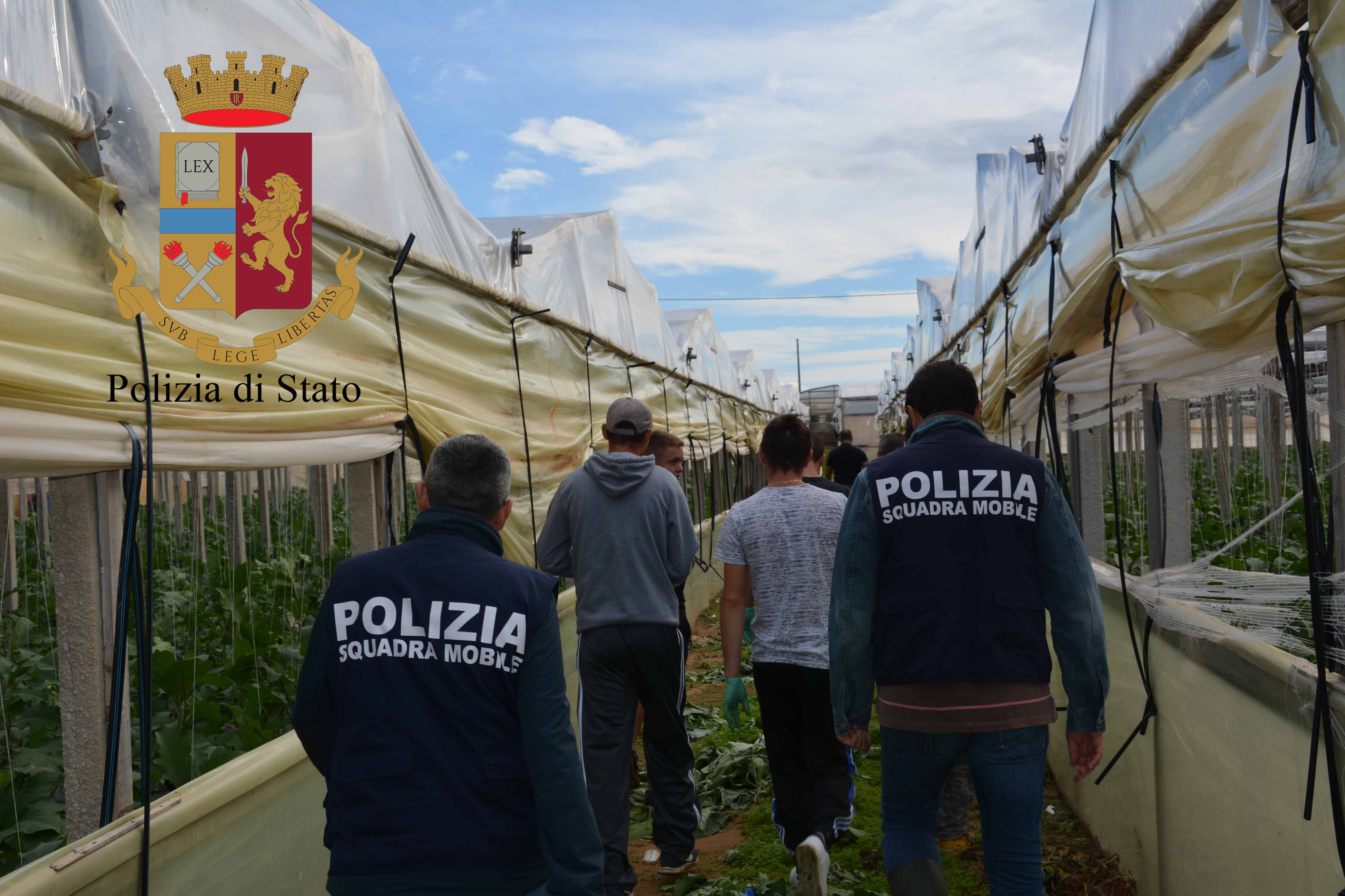  Scoperchiato la pentola dei “caporali”: quattro arresti nelle campagne di Vittoria