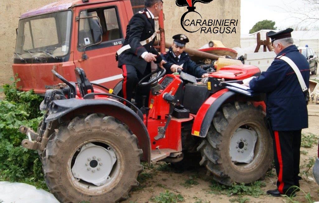  Tentato furto a Randello: beccati mentre rubano un trattore, fermato rumeno
