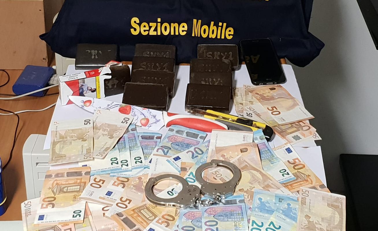  Vittoria – Spaccio di droga in via XXIV Maggio: un arresto e un provvedimento di espulsione