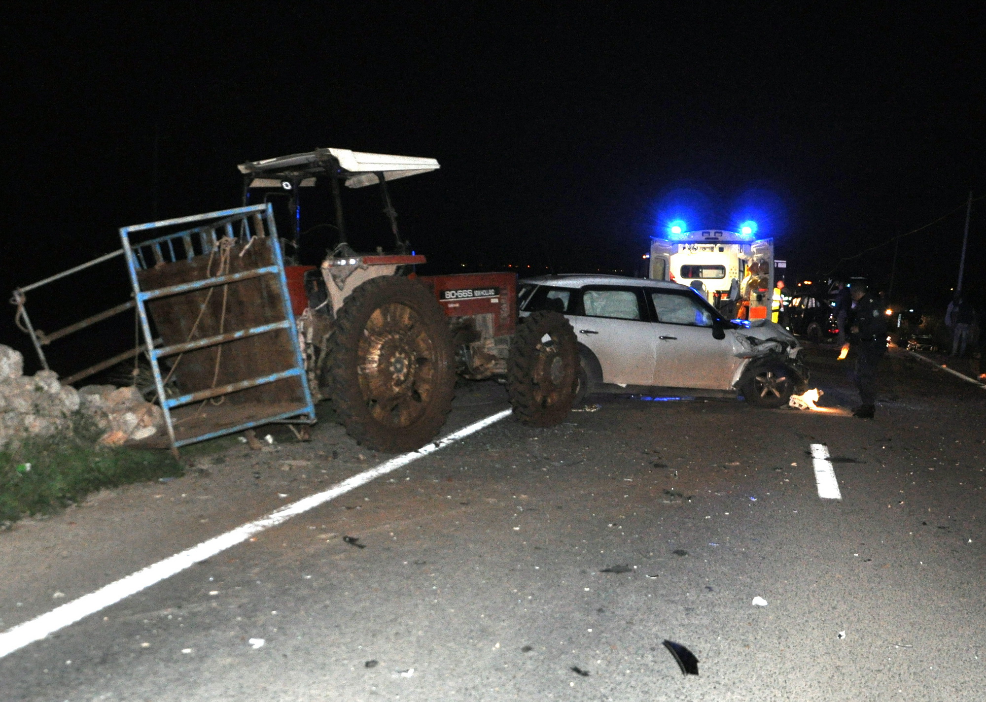  Grave incidente sulla Comiso-S.Croce: scontro al bivio, tre feriti in ospedale