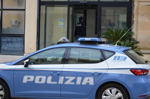  Ragusa – Ruba dal negozio in centro, arrestato il ladro di cellulari