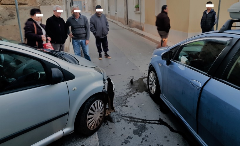  L’incrocio che non dà scampo: incidente fra via Castel S.Elena e via Camerina