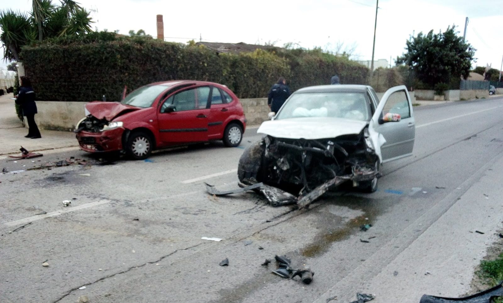  Schianto sulla Santa Croce-Punta Secca: carambola fra auto, 3 feriti