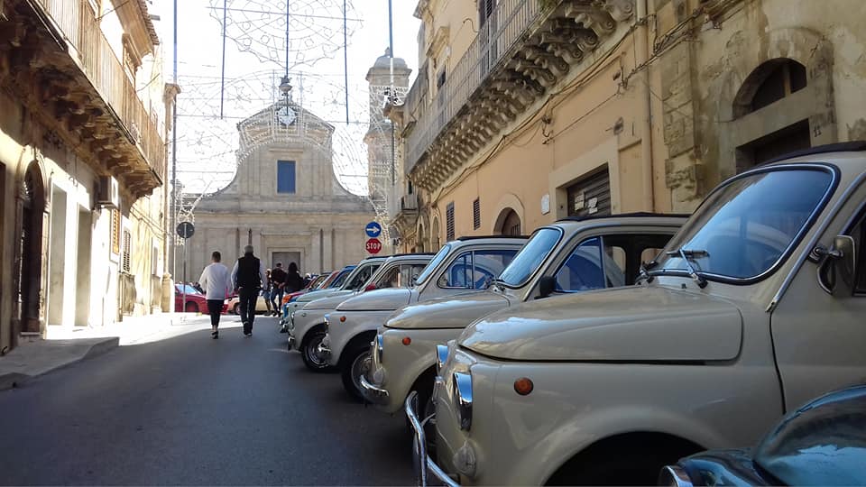  L’invasione delle auto d’epoca: le mitiche 500 si radunano a S.Croce